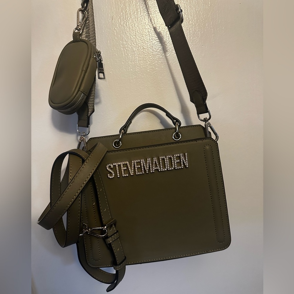 Steve Madden Olive Crossbody Bag with Pouch & 2 straps.